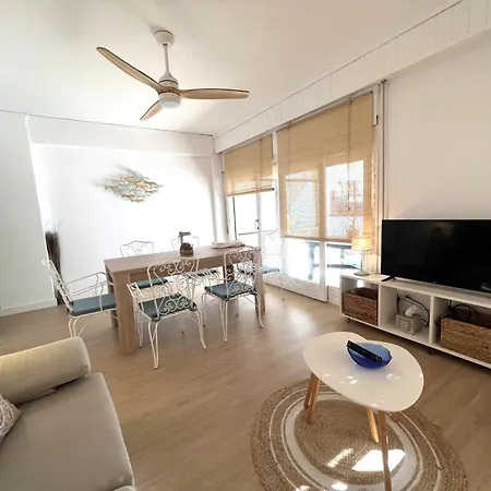3 Bed Flat - Sleeps 5 - Wifi *