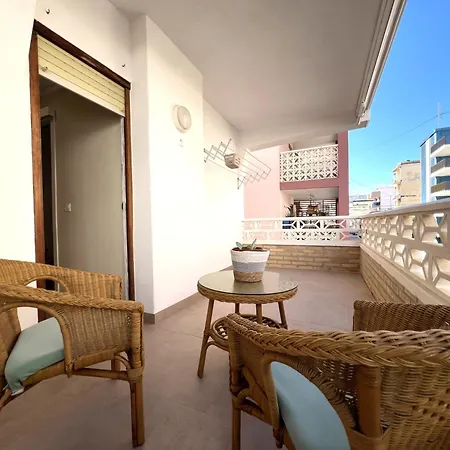 3 Bed Flat - Sleeps 5 - Wifi Apartmán