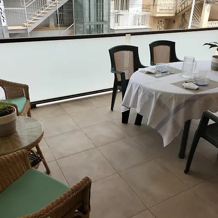 3 Bed Flat - Sleeps 5 - Wifi Apartman *