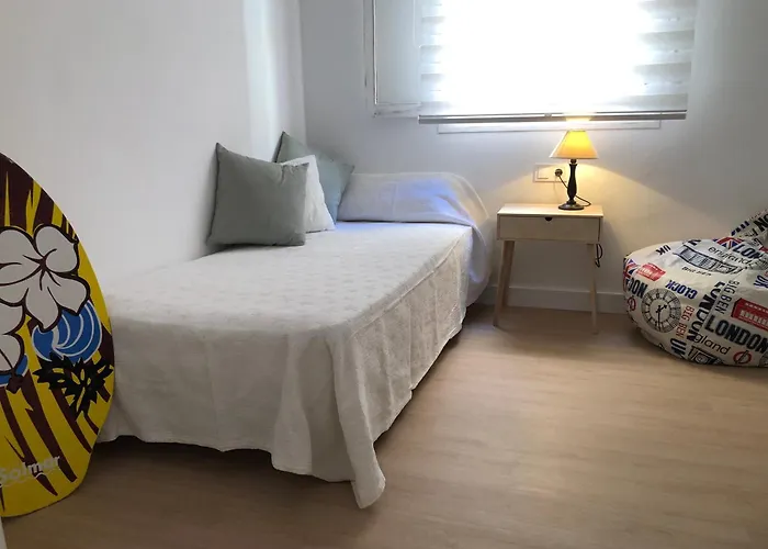 3 Bed Flat - Sleeps 5 - Wifi *