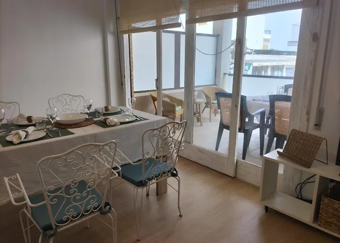 3 Bed Flat - Sleeps 5 - Wifi Apartman *