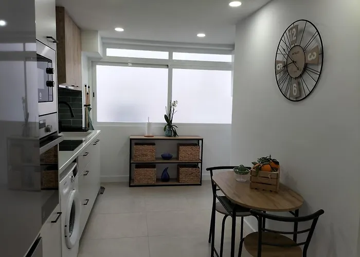 3 Bed Flat - Sleeps 5 - Wifi