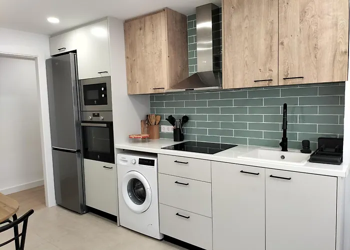Apartman 3 Bed Flat - Sleeps 5 - Wifi